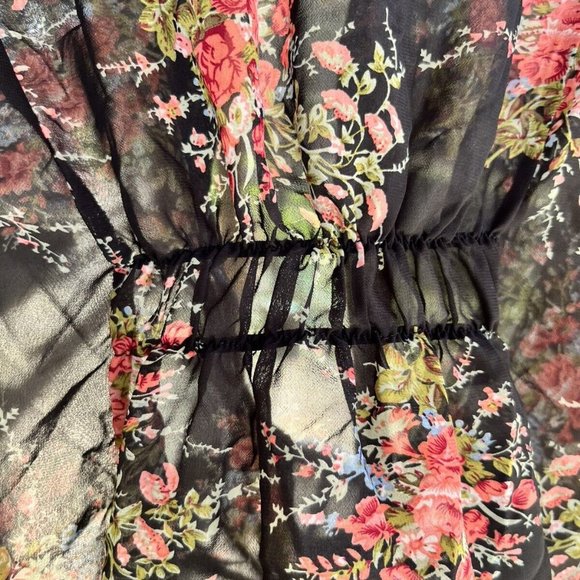 Wet Seal Women's Size M Sheer quarter length sleeve-Neck Black Floral Blouse - Picture 6 of 10